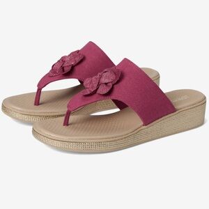 Lifestride/Bzees Bloom Sandal
Size 7 Wide